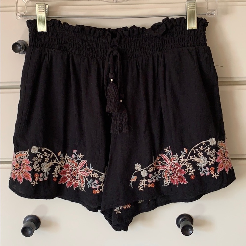NWT American Eagle Flowy Floral Shorts
